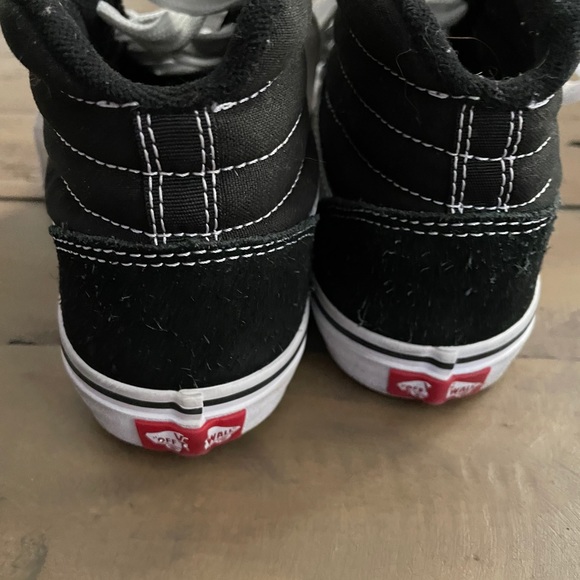 high top old skool vans. Size 4 youth - Picture 3 of 6